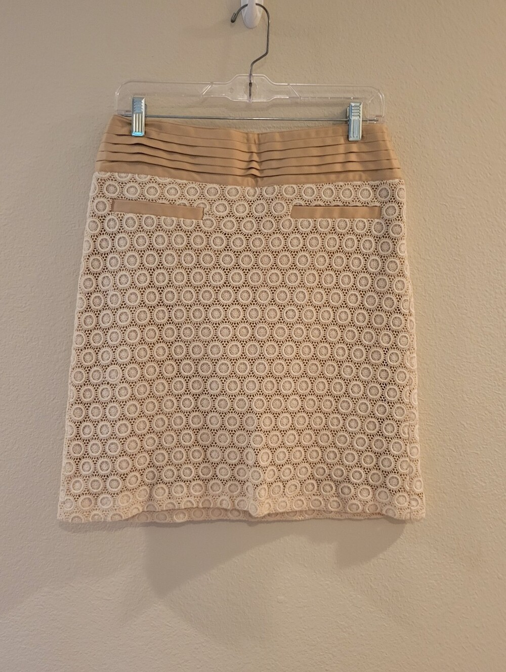 Yera Beige Pencil Skirt With Lace Overlay & Pleated Waist Ladies 38 (6/8).